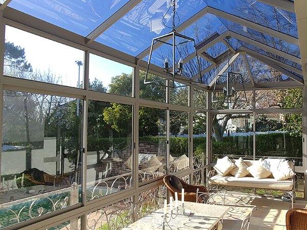 Beautiful balcony enclosure made from aluminium